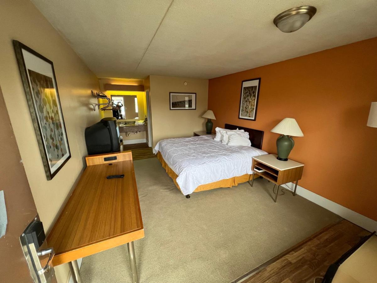 Hilltop Inn Pittsburgh Crafton Exteriér fotografie