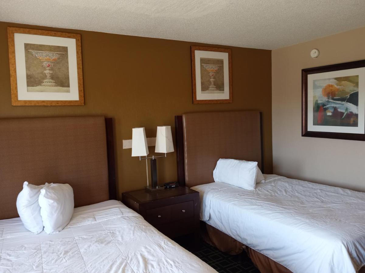 Hilltop Inn Pittsburgh Crafton Exteriér fotografie