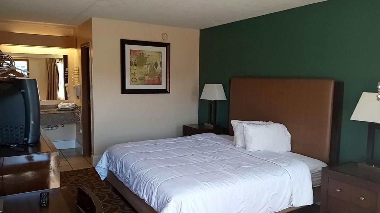 Hilltop Inn Pittsburgh Crafton Exteriér fotografie